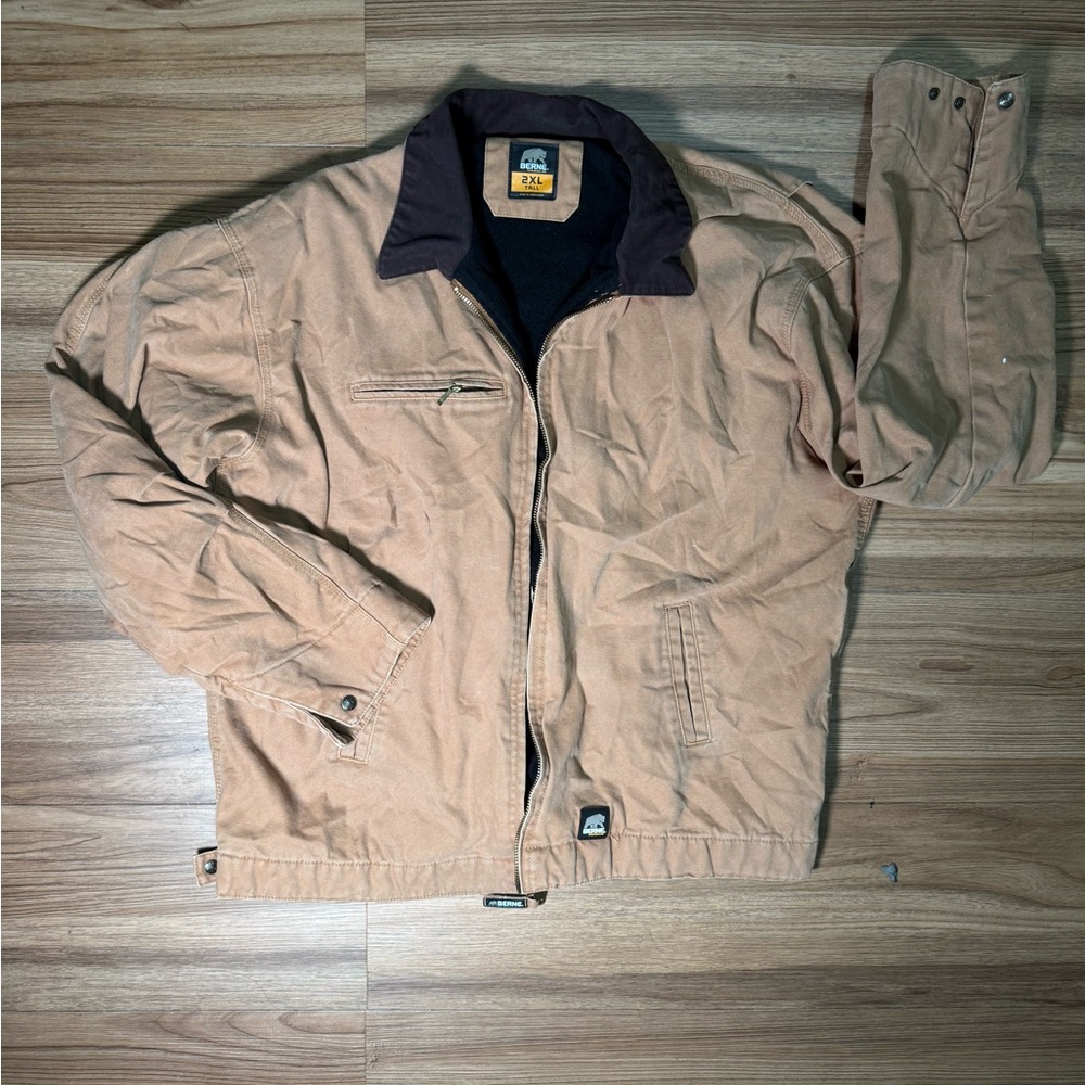Men's Classic Tan Jacket with Contrast Collar